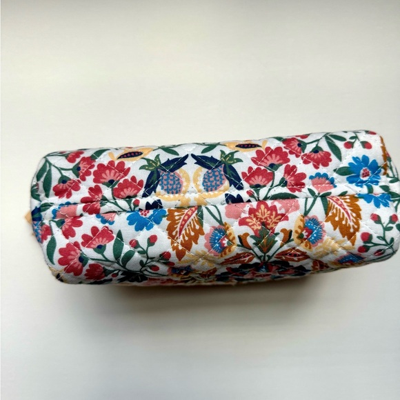 Vera Bradley Small Cosmetic - Picture 3 of 5